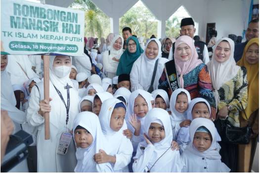  Bunda PAUD Asahan Dampingi Pelaksanaan Manasik Haji Cilik di Masjid Agung Kisaran 