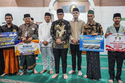  Safari Isya di Masjid Al Arif Billah, Rico Waas Memberdayakan Masjid di Dalam Gang 
