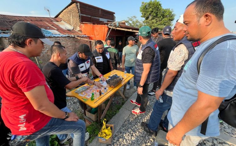 Sarang Narkoba Rel KA Tembung Digempur, 4 Pelaku Diringkus dan Lapak Dihancurkan 