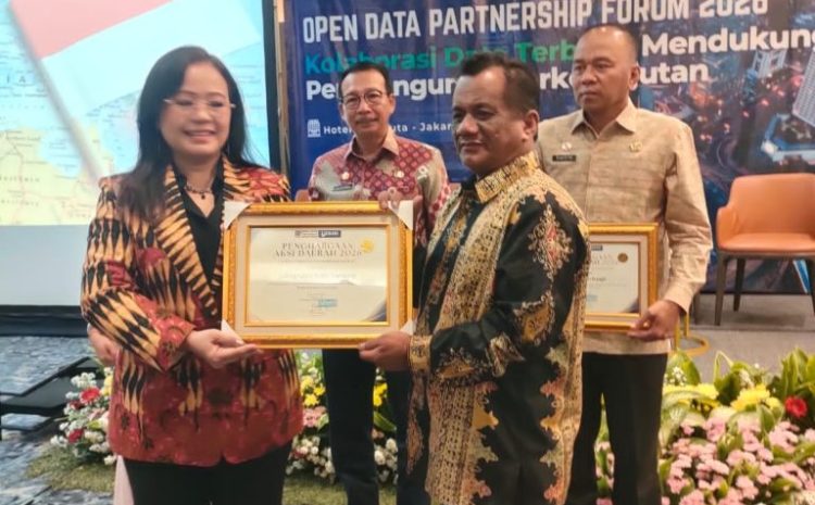  Wabup Aceh Tamiang Terima Penghargaan JDIH Terbaik Nasional 2026