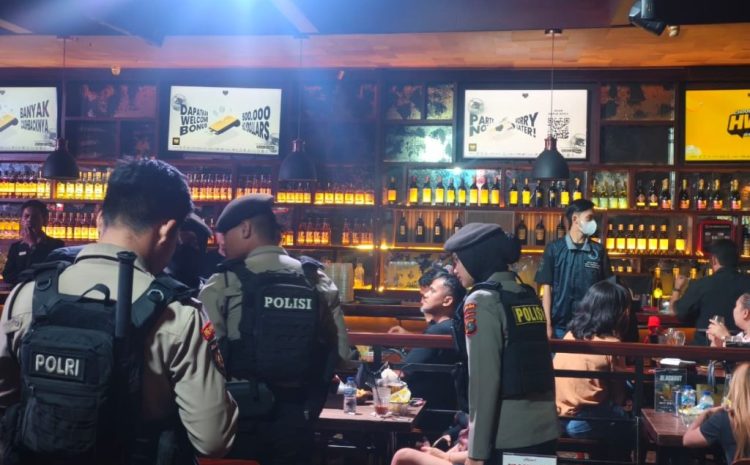 Polda Sumut Razia Tempat Hiburan Malam Cegah Peredaran Narkoba di Helen’s Medan