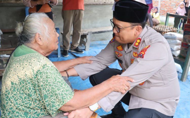  Kapolres Langkat Tunjukkan Kepedulian Terhadap Ibu Lansia di Secangang, Humanis Polri Hadir Ditengah Masyarakat