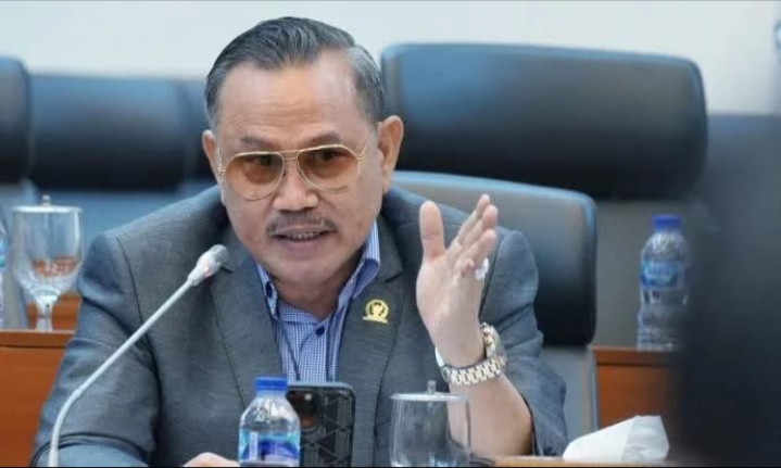  Anggota DPR RI Fraksi Partai Demokrat, Irjen Pol (Purn) Drs. Frederik Kalalembang Minta Polres Kota Palopo Segera Mengusut Tuntas Kasus Tawuran Yang Dinilai Telah Memicu Potensi SARA 