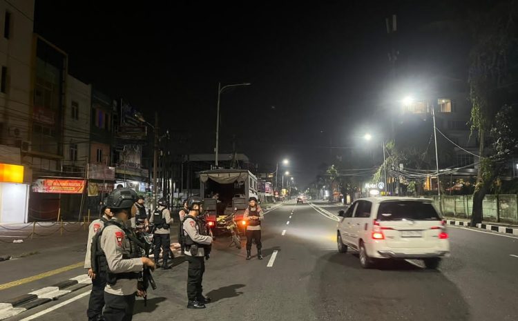  Ketika Mobilitas Kota Tetap Bergerak, Brimob Sumut Memastikan Semuanya Tetap Aman