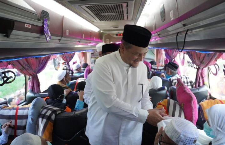 Bupati Armia Sambut Kepulangan 143 Jamaah Haji Aceh Tamiang, Doakan Menjadi Haji Mabrur