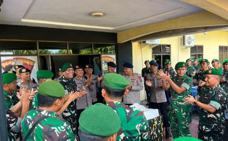  Sinergitas TNI–Polri Kian Kokoh di Hari Bhayangkara Ke-80, Batalyon B Pelopor Sat Brimob Polda Sumut Terima Kunjungan dari Satuan TNI
