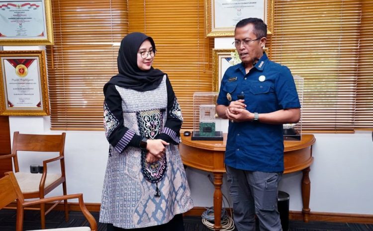 Bupati Banyuwangi dan BNNK Luncurkan Inovasi Greeting–Closing P4GN pada Seluruh Layanan Publik