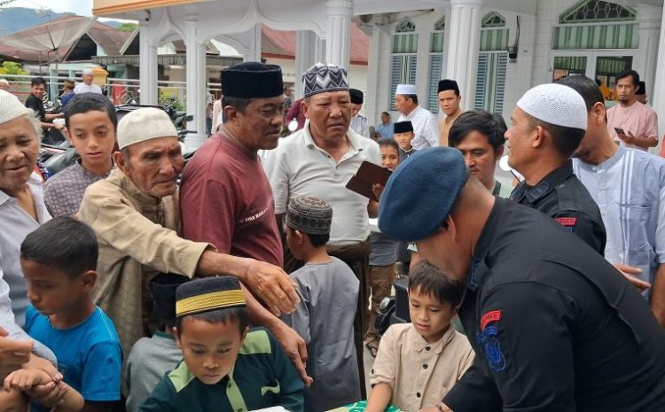  Wujud Kepedulian Sesama, Yon-C Pelopor Sat Brimob Polda Sumut Bagikan 700 Paket Makanan dalam Program Jum’at Berkah