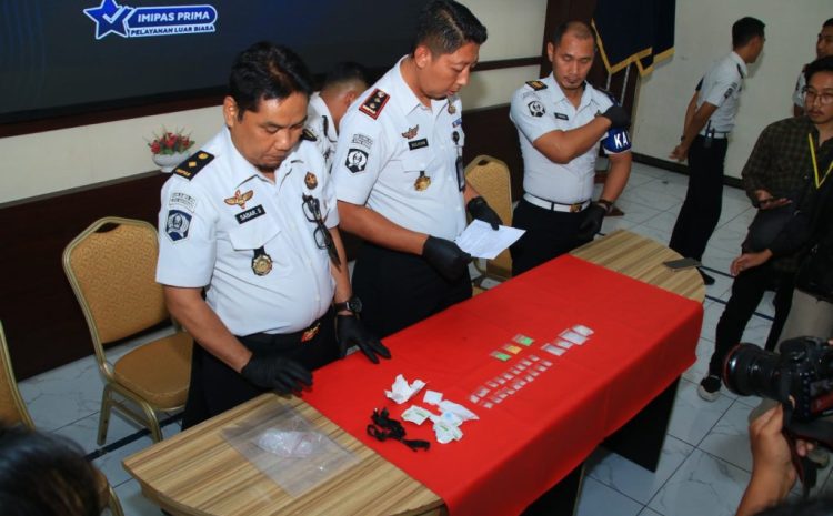 Gagalkan Modus Lempar dari Luar Tembok, Lapas Banyuwangi Sita Lebih dari 20 Paket Diduga Narkoba