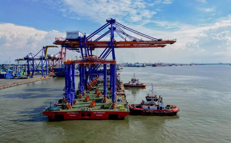  PT Pelindo Terminal Petikemas Tambah Alat Bongkar Muat di PMT Terminal Belawan untuk Dukung Operasional Petikemas