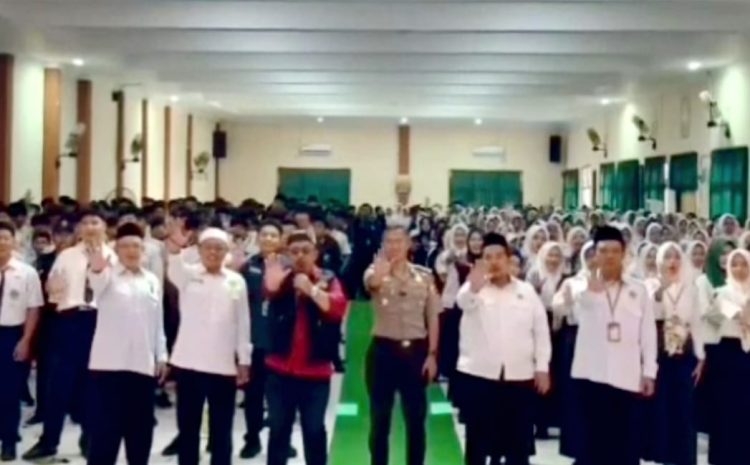  Awali Tahun Ajaran Baru,MAN 1 Banyuwangi Tanamkan Semangat Anti Narkoba kepada Ratusan Murid Baru