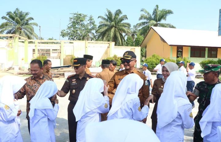  Hari Pertama MPLS, Bupati Armia Tegaskan Sekolah di Aceh Tamiang Harus Bebas Perundungan