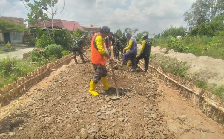  Memasuki Hari ke-18 TMMD ke-129,Satgas Kodim 0418/Palembang Fokus Pengerasan Jalan 750 Meter