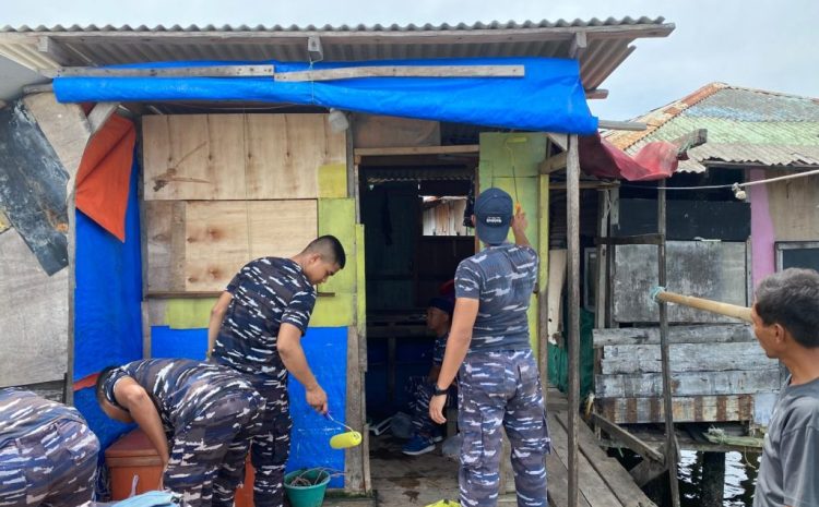  Sambut HUT Komando Daerah Angkatan Laut I Ke-1 Tahun 2026,Prajurit Kodaeral I Cat Rumah Warga Kampung Nelayan Seberang,Kelurahan Belawan