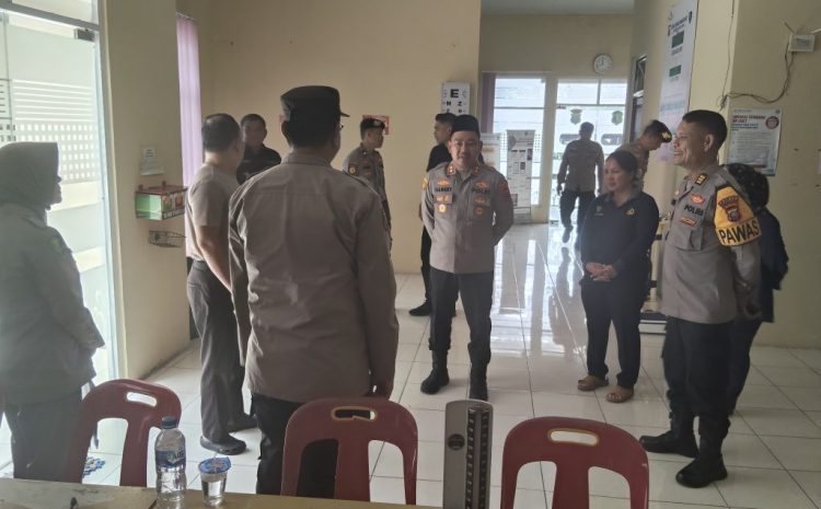  Kapolres Langkat Kunjungi Klinik Polres, Berikan Dukungan Moril kepada Anggota dengan Penyakit Menahun