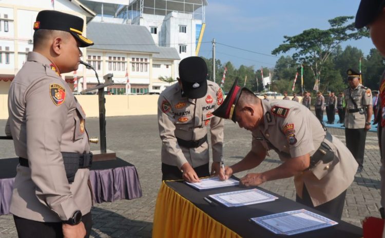  Penyegaran Struktur Organisasi,Kapolres Toraja Utara Pimpin Sertijab Tiga Kapolsek dan Lantik Kasi Humas Baru