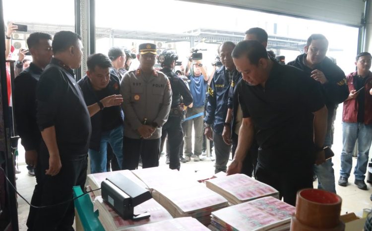  Ditreskrimsus Polda Metro Jaya Bongkar Jaringan Produksi Uang Palsu di Kawasan Pergudangan Taman Tekno BSD Tangsel 