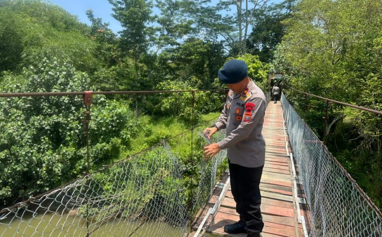  Brimob Sumut Tinjau Jembatan Penghubung Antar Desa di Langkat, Siap Dukung Akses dan Aktivitas Warga