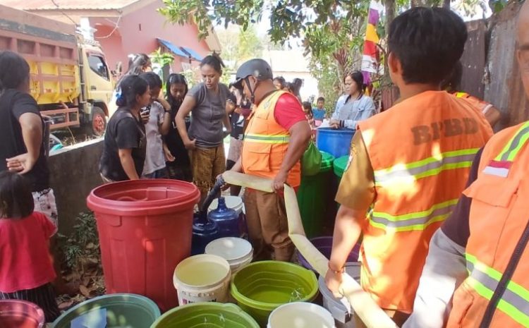  BPBD Toraja Utara,Salurkan Batuan Air Bersih Kepada Warga Yang Terdampak Kekurangan Air Bersih