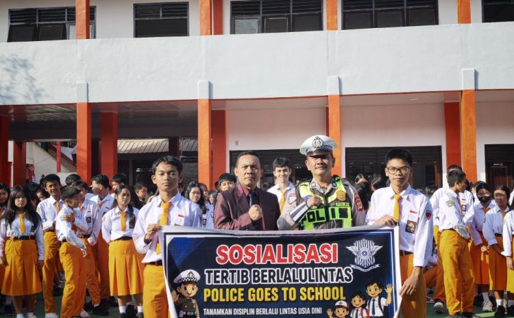  Sematkan Budaya Tertib Sejak Dini,Sat Lantas Polres Toraja Utara Gelar “Police Goes to School” di SMA Kristen Rantepao