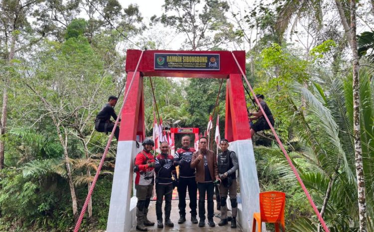  Wujud Gotong Royong Brimob Bersama Warga, Jembatan Rambin Sibong-bong Siap Digunakan