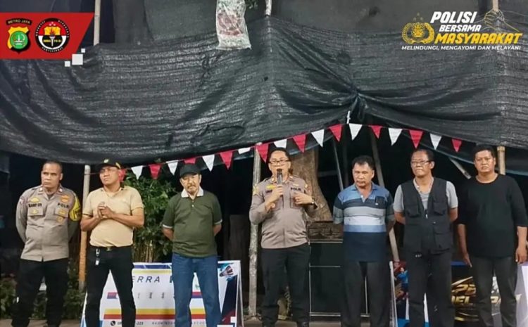  Ajak Warga Junjung Sportivitas,Kapolsek Neglasari Buka Turnamen Bulutangkis Family Cup ke-3