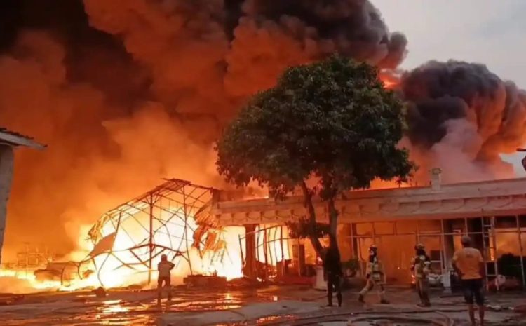  Kebakaran Gudang Paralon di Legok Tangerang,15 Unit Damkar Dikerahkan