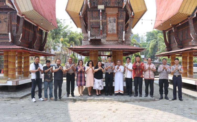  Minggu Kasih,Kapolres Tana Toraja Pererat Silaturahmi Dengan Pastor dan Pengurus Gereja Katolik Paroki Makale