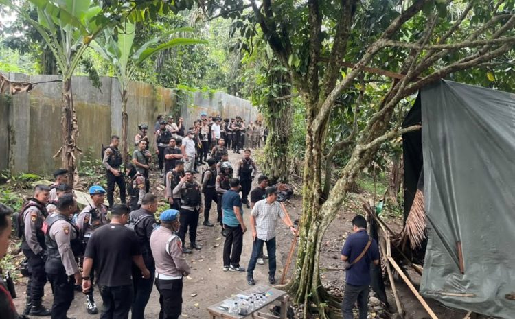  Dukung Pemberantasan Narkoba, Personil Sat Brimob Sumut Bersama Ditresnarkoba Grebek Sarang Narkoba di Namo Rube Julu
