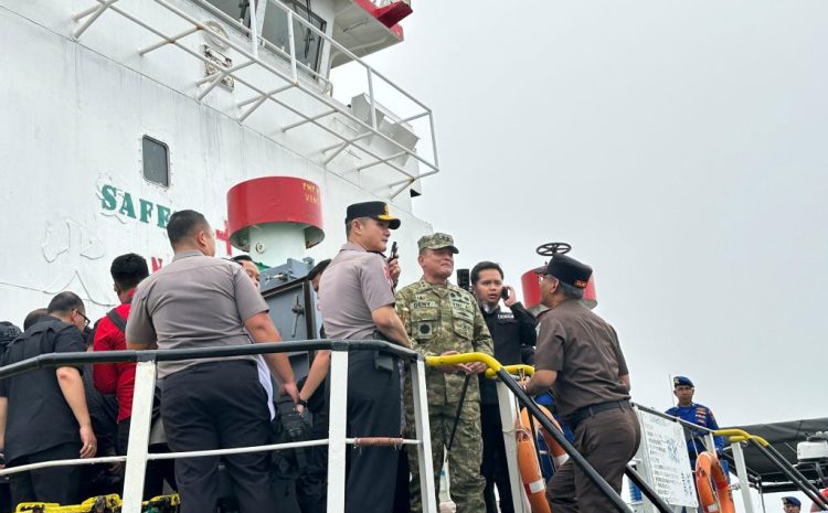  Kapolri Tinjau Pengungkapan 1.16 Ton Ketamine di Selat Malaka Sinergi Lintas Instansi Perang Melawan Narkoba