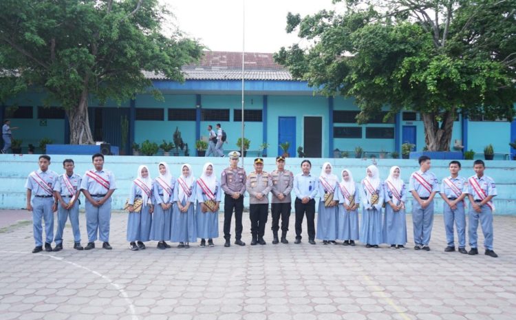  Wakapolres Cilegon Jadi Pembina Upacara di SMK YPWKS, Ajak Pelajar Jauhi Tawuran dan Narkoba