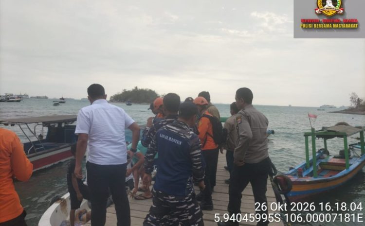  Polres Cilegon Bersama TNI AL dan Relawan Evakuasi Korban Kecelakaan Laut di Perairan Pulau Tempurung